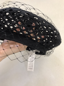 Luxury Womens Hat Dior Mesh Beret with Veil in Black Cotton A154PP580 AA161357
