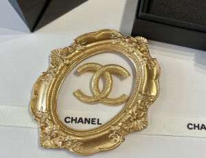 Luxury Womens Jewelry Chanel Brooch Chanel Vintage Gold CC Brooch A152PP120 AA161344