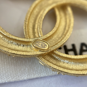 Luxury Womens Jewelry Chanel Brooch Chanel Vintage Gold CC Brooch A152PP120 AA161344