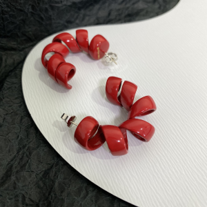 Luxury Womens Jewelry Bottega Veneta Turn Hoop Earrings in Red A152PP140 AA162142