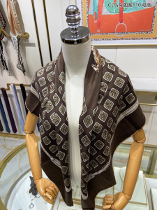 Luxury Womens Scarf Celine Triomphe Silk Scarf in Brown 110x110CM A151PP260 AA161971
