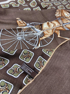 Luxury Womens Scarf Celine Triomphe Silk Scarf in Brown 110x110CM A151PP260 AA161971