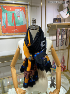 Luxury Womens Scarf Fendi Black Silk Scarf 110x200CM A151PP260 AA161975
