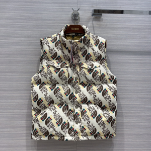 The North Face x Gucci Logo Cream Puffy Down Vest The North Face x Gucci Logo Cream Puffy Down Vest