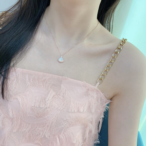 Luxury Womens Jewelry Bvlgari Divas Dream Necklace in White A205PP300 AA162337