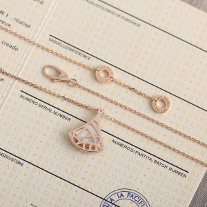 Luxury Womens Jewelry Bvlgari Divas Dream Necklace in White A205PP300 AA162337