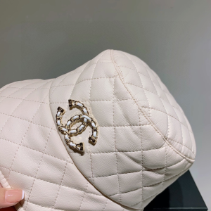 Luxury Womens Hats Chanel White Cannage Chain CC Bucket Hat A144PP100 AA162918