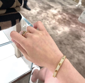 Luxury Womens Jewelry Fendi F IS Fendi Crystals Bracelet A152PP140 AA163256