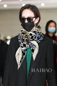 Luxury Womens Scarf Celine Triomphe Silk Scarf in Black 140x140CM A151PP300 AA162954