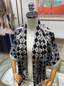 Luxury Womens Scarf Celine Triomphe Silk Scarf in Black 140x140CM A151PP300 AA162954