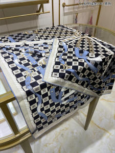 Luxury Womens Scarf Celine Triomphe Silk Scarf in Black 140x140CM A151PP300 AA162954