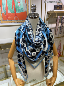 Luxury Womens Scarf Celine Triomphe Silk Scarf in Blue 140x140CM A151PP300 AA162952