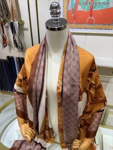 Luxury Womens Scarf Gucci GG Jacquard Silk Scarf in Brown 110x200CM A151PP260 AA162964