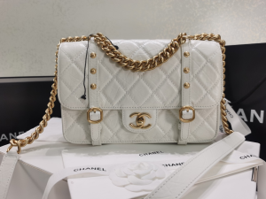 Chanel Flap Chanel 2021FW Medium Flap Bag White Aged Calfskin Gold CC Logo Chanel Flap Chanel 2021FW Medium Flap Bag White Aged Calfskin Gold CC Logo