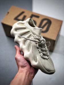 Adidas Yeezy 450 Cloud White Sneakers Beige Adidas Yeezy 450 Cloud White Sneakers Beige