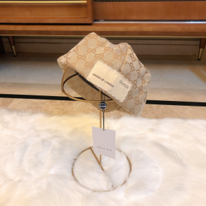 Luxury Womens Hat Gucci GG Cotton Drill Flat Cap Hat in Beige A190PP90 AA163345