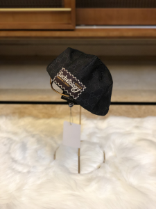 Luxury Womens Hat Gucci GG Cotton Drill Flat Cap Hat in Black A190PP90 AA163346