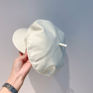 Luxury Womens Hats Dior White Leather Newsboy Cap Hat A190PP100 AA163874