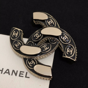 Luxury Womens Jewelry Chanel Brooch Chanel CC Logo Brooch A39PP140 AA164018
