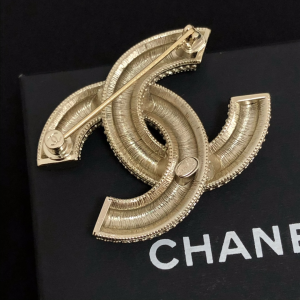 Luxury Womens Jewelry Chanel Brooch Chanel CC Logo Brooch A39PP140 AA164018