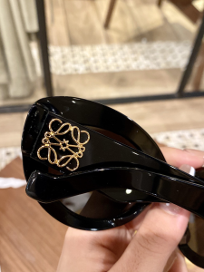 Luxury Womens Sunglasses Loewe Luxury Sunglasses LW40051F A65PP180 AA164054