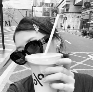 Luxury Womens Sunglasses Loewe Luxury Sunglasses LW40051F A65PP180 AA164054