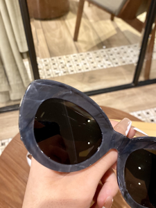 Luxury Womens Sunglasses Loewe Luxury Sunglasses LW40051F A65PP180 AA164056