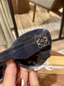 Luxury Womens Sunglasses Loewe Luxury Sunglasses LW40051F A65PP180 AA164056