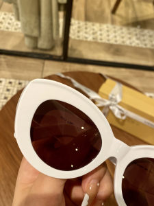 Luxury Womens Sunglasses Loewe Luxury Sunglasses LW40051F A65PP180 AA164057