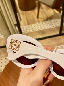 Luxury Womens Sunglasses Loewe Luxury Sunglasses LW40051F A65PP180 AA164057