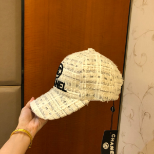 Luxury Womens Hats Chanel White Tweed Baseball Hat A190PP100 AA164472