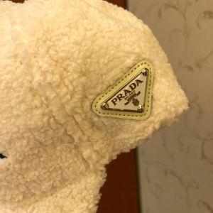 Luxury Womens Hats Prada White Shearling Wool Baseball Hat A190PP95 AA164475