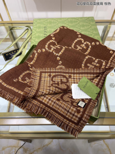 Luxury Womens Scarf Gucci Brown and Beige GG Wool Scarf 46x180CM A151PP240 AA164727