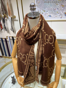 Luxury Womens Scarf Gucci Brown and Beige GG Wool Scarf 46x180CM A151PP240 AA164727