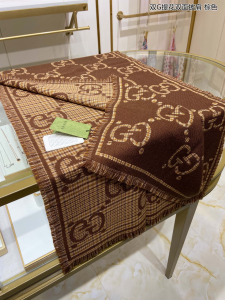 Luxury Womens Scarf Gucci Brown and Beige GG Wool Scarf 46x180CM A151PP240 AA164727