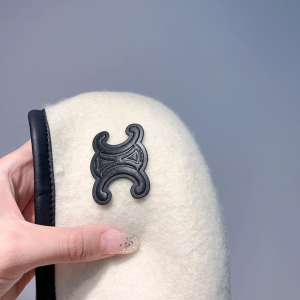 Luxury Womens Hats Celine Triomphe White Cashmere Wool Beret Hat A190PP110 AA164953