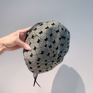 Luxury Womens Hats Chanel Black White Quilted Cotton Beret Hat A190PP105 AA164957