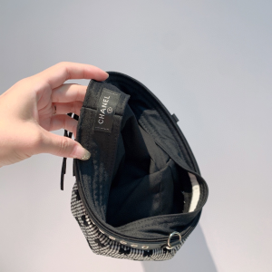 Luxury Womens Hats Chanel Black White Quilted Cotton Beret Hat A190PP105 AA164957