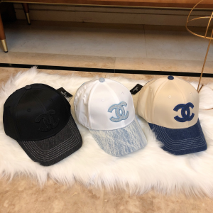 Luxury Womens Hats Chanel CC Logo Beige Cotton Baseball Hat A190PP90 AA164959