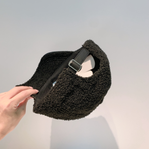 Luxury Womens Hats Chanel CC Logo Black Shearling Fur Baseball Hat A190PP90 AA164948