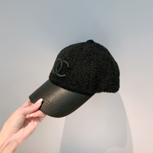 Luxury Womens Hats Chanel CC Logo Black Shearling Fur Baseball Hat A190PP90 AA164948
