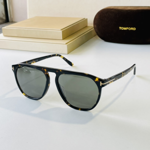 Tom Ford Luxury Sunglasses TF835 