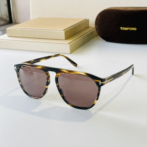 Tom Ford Luxury Sunglasses TF835 