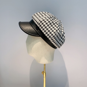 Gucci Tweed Beret Cotton Cap Hat Black White 