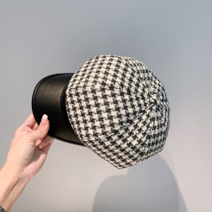 Luxury Womens Hats Gucci Tweed Beret Cotton Cap Hat in Black White A190PP110 AA167011