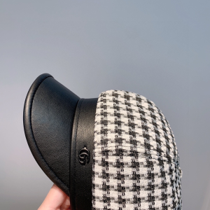Luxury Womens Hats Gucci Tweed Beret Cotton Cap Hat in Black White A190PP110 AA167011