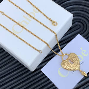 Chloe Necklace Chloe Heart Pendant Necklace Chain Gold Chloe Necklace Chloe Heart Pendant Necklace Chain Gold