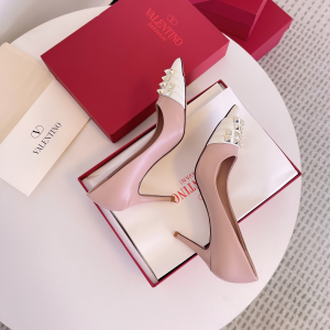 Luxury Womens Shoes Valentino Pump Valentino Garavani Rockstud Alcove Pump in Pink Kidskin 80MM 35 To 42 A151PP460 AA167439 Luxury Womens Shoes Valentino Pump Valentino Garavani Rockstud Alcove Pump in Pink Kidskin 80MM 35 To 42 A151PP460 AA167439