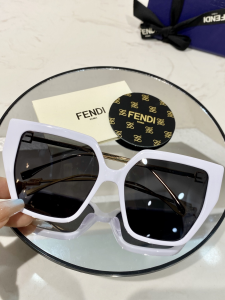 Luxury Womens Sunglasses Fendi Luxury Sunglasses FF40012 A65PP180 AA168423