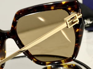 Luxury Womens Sunglasses Fendi Luxury Sunglasses FF40012 A65PP180 AA168425